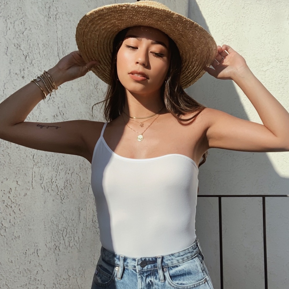 *SOLD* Forever 21 | White one shoulder bodysuit - Picture 1 of 3